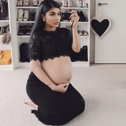 lareinadesol:  igxbaddies:  @clashescloset  Please let me be this fabulous when I’m pregnant