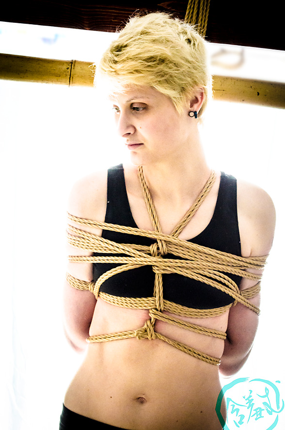 kinbakunokaiji:  イースターの縛り！今日の後手縛り! Easter Kinbaku,