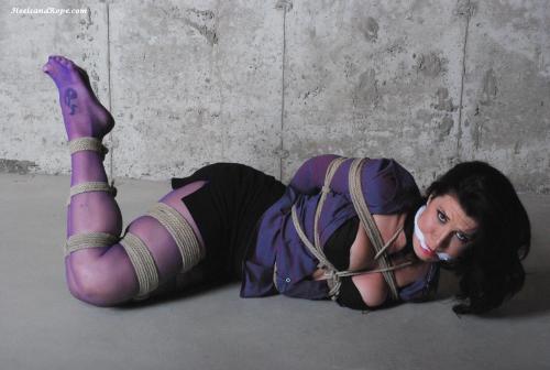 bondagehedgehog:  Betty Jaded