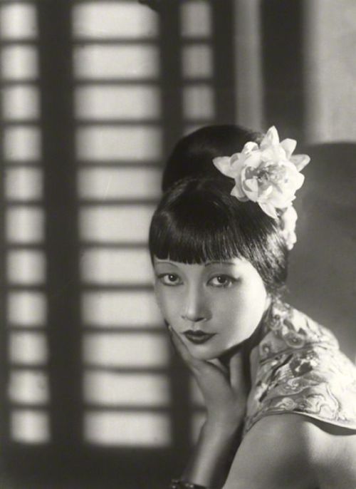 diverso-blog: Anna May Wong by Paul Tanqueray (1933). Image via PInterest