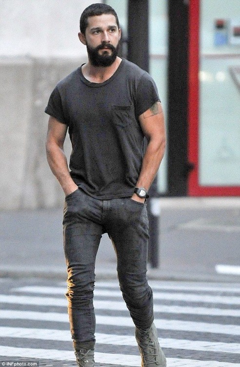 Porn 666fuck:Shia Labeouf Street Style photos