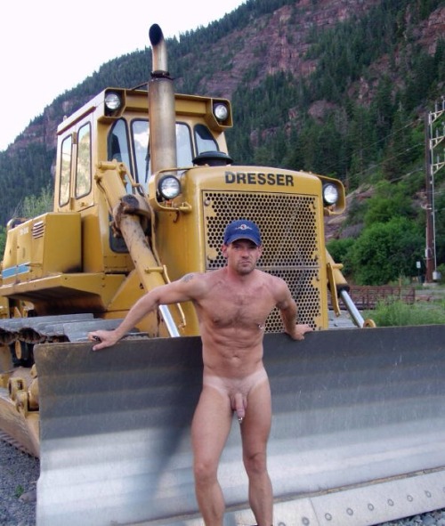 2daddies-n-love:  Hard Working Man  Follow adult photos