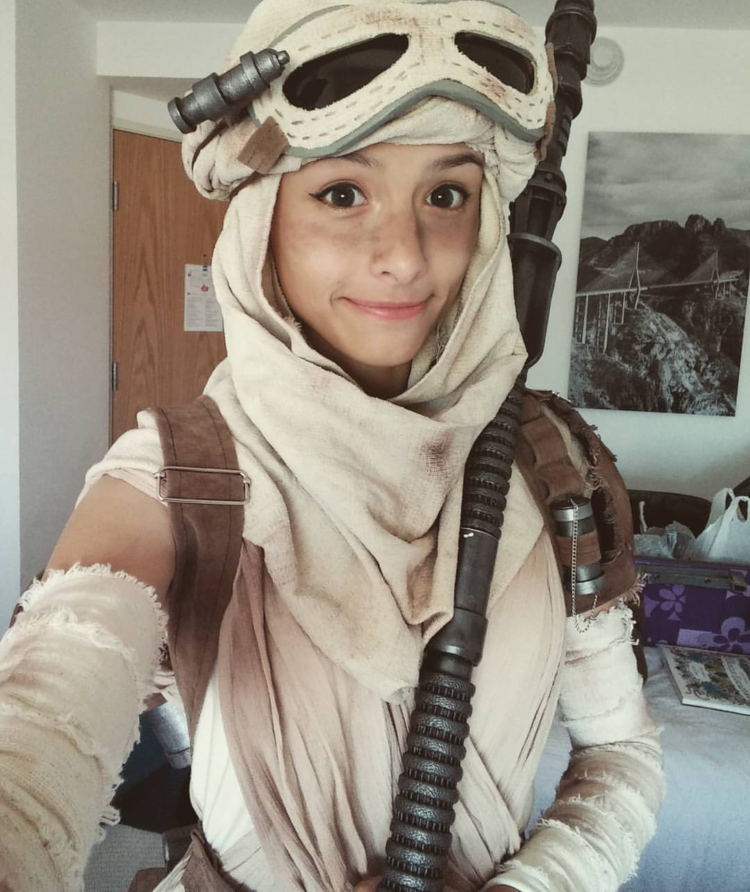 Women of Star Wars — angelabermudeza: Today I'm wearing my Rey...