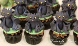 Thebigfourandfiolee:  Awesome!!!! How To Train Your Dragon Cupcakes!!!! Source: Http://Www.thatsnerdalicious.com/Nerd-Cakes/Ridiculously-Cute-How-To-Train-Your-Dragon-Cupcakes/#!Cxc6S