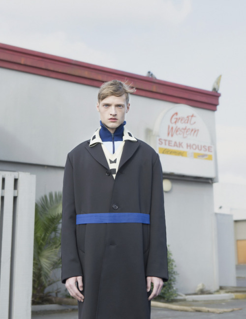 Black Magazine Photography Karen Inderbitzen-waller &amp; Delphinbe Avril Planqueel Styling This
