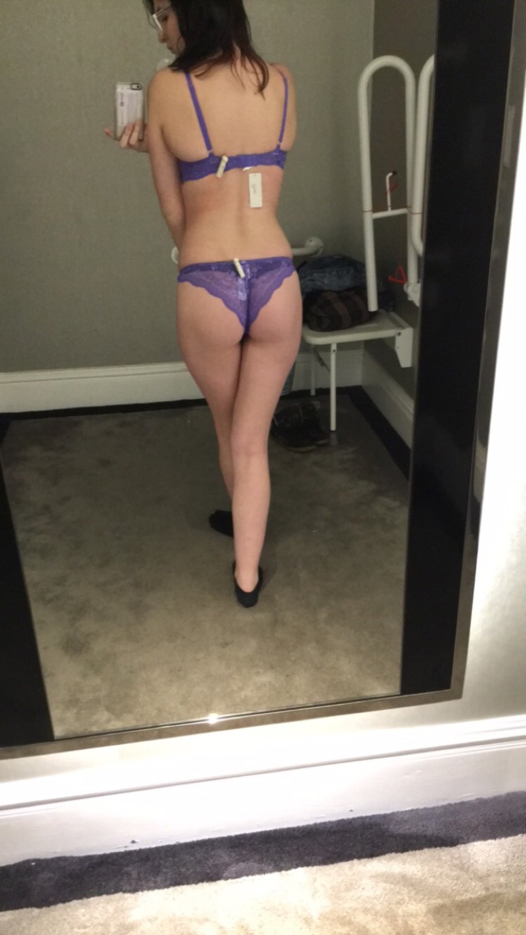 yourtouchtingles:  I had a whole load of fun in this gorgeous changing room in my