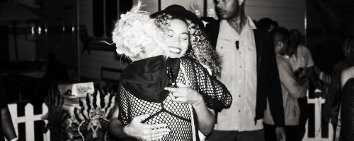 thehollywoodbitches-deactivated:  Beyonce at Coacella 2014 