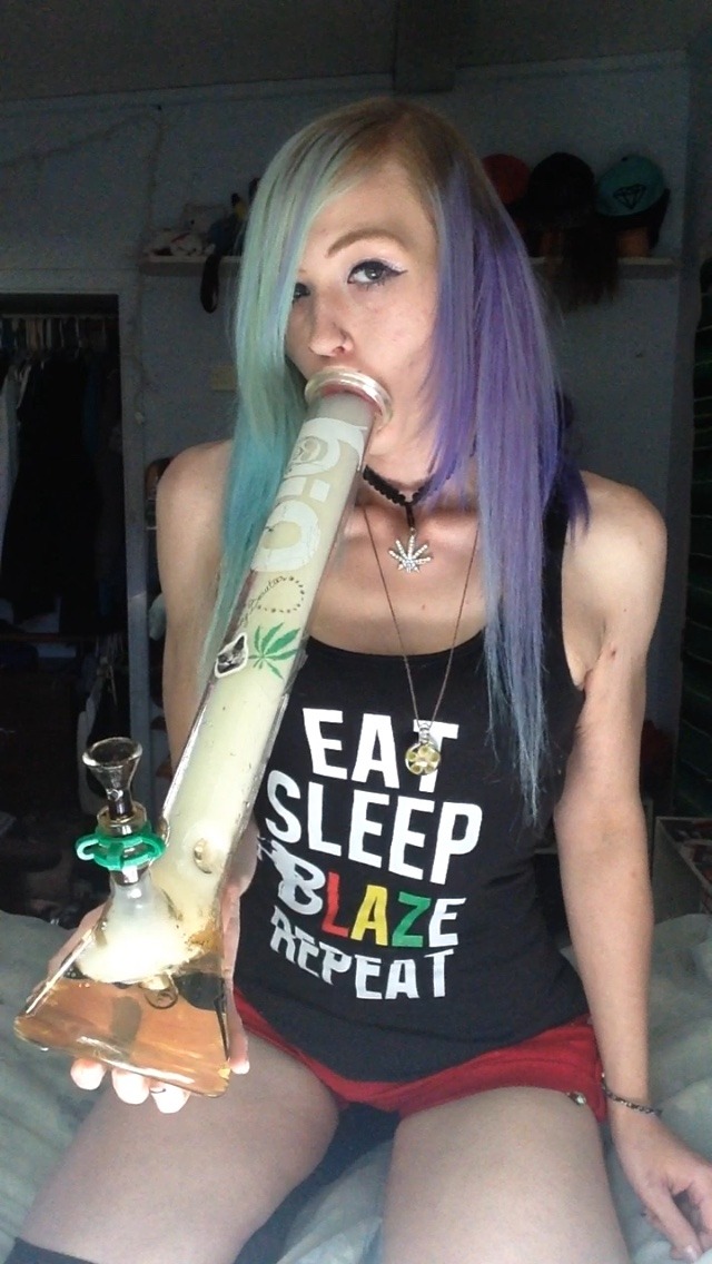 remarkablestoners:  Remarkable bong!