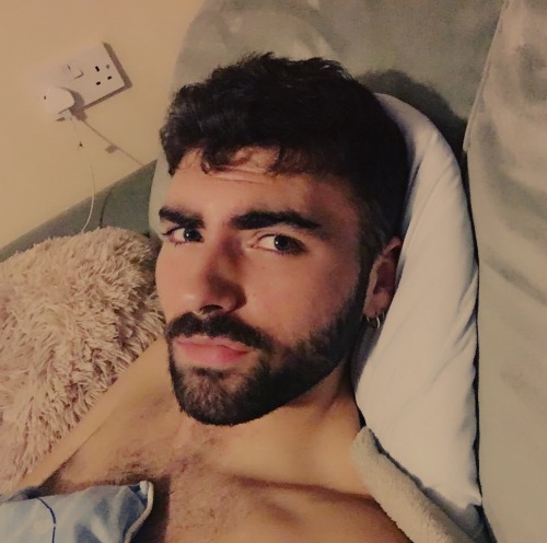 jigglyturk:  cococabanaclub:  I’m just a tired fag 💤   yasss