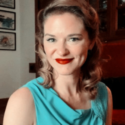 Sarah Drew  8bdc6f19b71e9189493ee7b628f73dbc8870037c