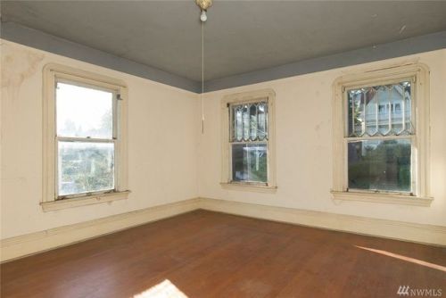 $870,000/3 br/2850 sq ftSeattle WAbuilt in 1902