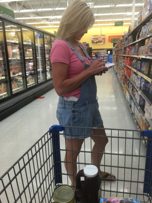 thebambinogirl: Shopping at Walmart. Like it is not bad enough that my diaper crinkles when I walk, 