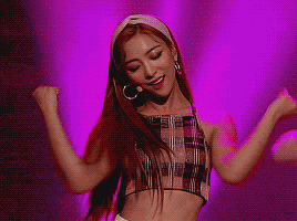 taeekwoon:luna ♡ do you love me (190106)