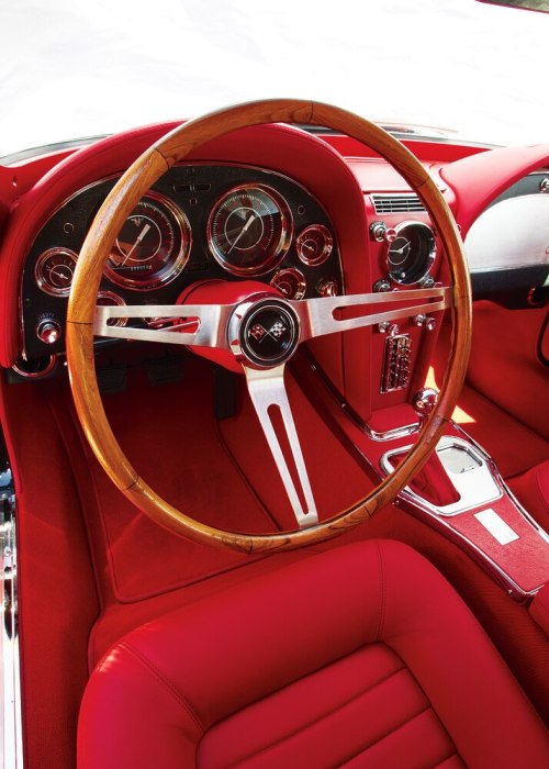 itsbrucemclaren:speedxtreme:1963 Chevrolet Corvette Sting Ray Split-Window Custom CoupeShip!