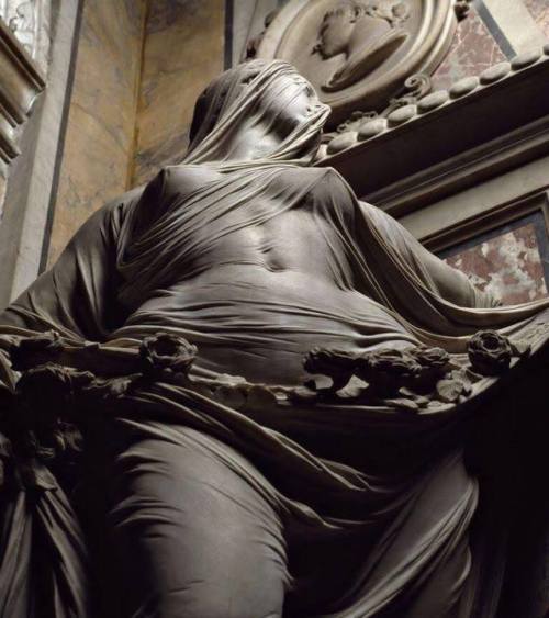 “Veiled truth” (also called Modesty) is one of the masterpieces of Venetian sculptor Antonio Corradi