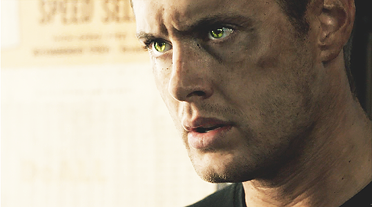 kiillingboys: dean being pretty in 4x01