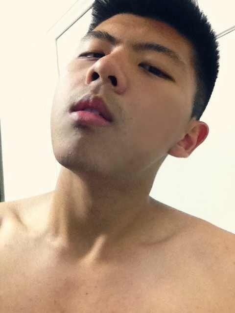 zhenfuhua:  zlam333:  423小鲜肉的JJ和菊花  不错，喜欢