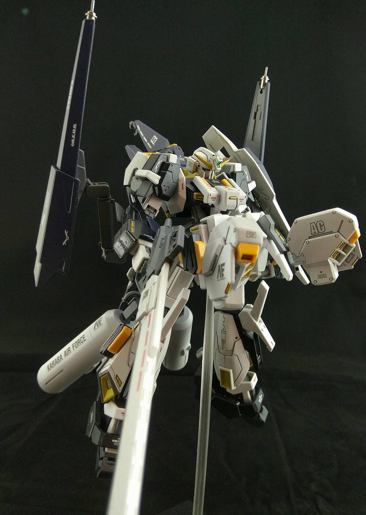 mechworks-uwu:  FINALLY IM DONEEE,Finally i get to take some clear shots of my HG