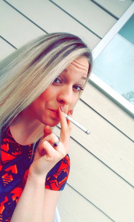 alphaomega888: I should be working but, I keep getting these distracting pictures. :-D Hot as fuck