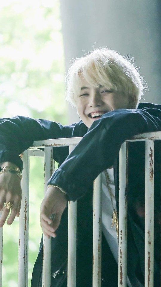( ) Suga Baby Being Absolutely Adorable- Wallpaper Sets