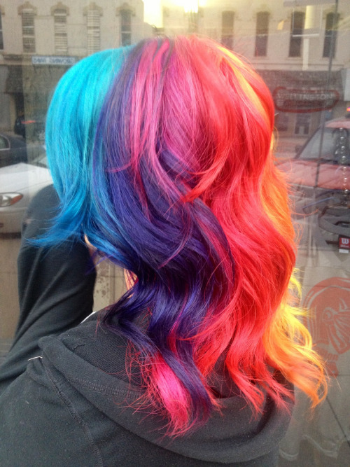 maggieisaferociousbeast:  naps-and-slaps:  aisu10:  okay i never reblog hair but HOLY FUCKING SHIT I WOULD DIE FOR THIS.  Or would you dye for it?  Go home. 