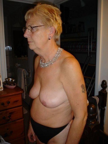 NSFW: For Granny Lovers (Oma Grandma Grannies GILF)