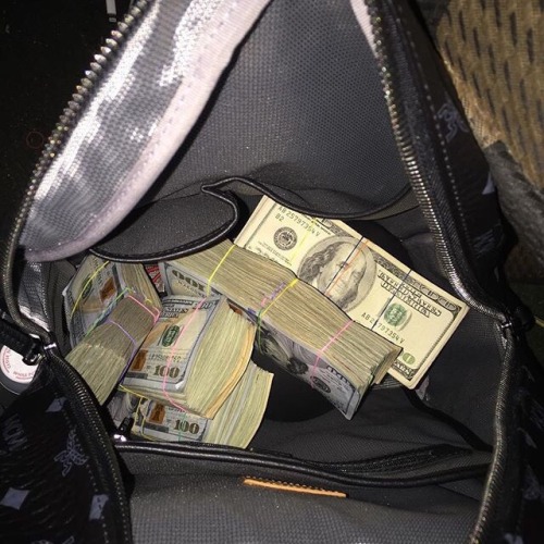 prettyboybenz:Money Bag