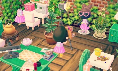 caseycrossing:  I turned my upstairs room into a messy art studio!  