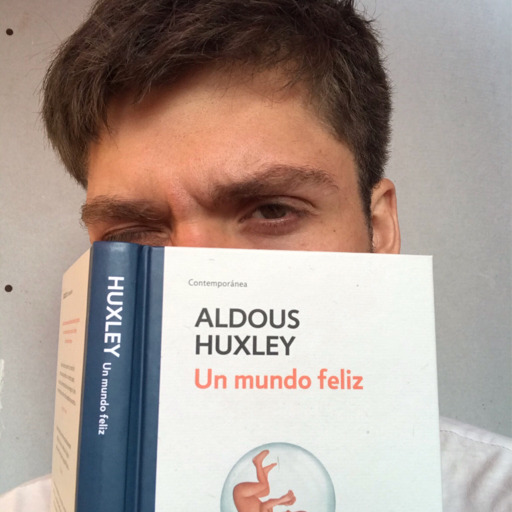 Hace tiempo leí un texto que me marcó muchísimo, decía algo así como: Cuando naciste, tú llorabas mientras todos alrededor sonreían... Ahora tú vive tu vida de forma que cuando tú mueras, tú sonrías y todos alrededor lloren.