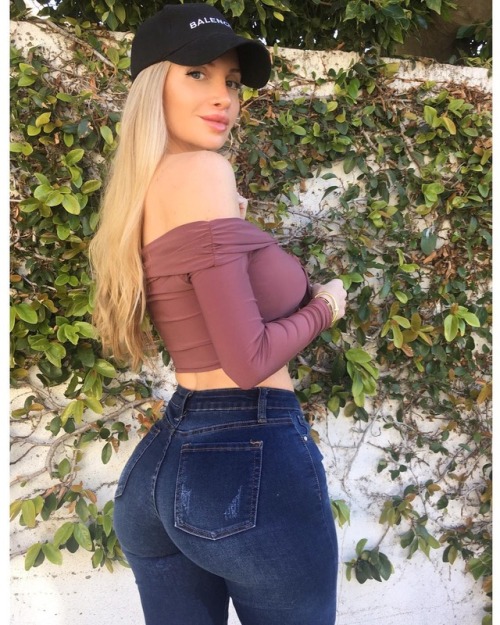 juggsnbutts:Amanda Elise Lee Amazingly Beautiful 