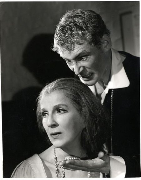 myfavoritepeterotoole:Peter O'Toole【 Hamlet 】National Theatre 1963directed by Laurence OlivierHamlet
