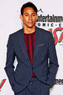 hobrien:Keiynan Lonsdale at Entertainment