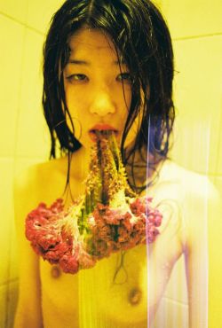  Ren Hang 