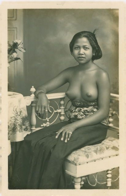 mat-albab:  themalaysexaddict:  Mengenali sejarah nusantara kita. Wanita di Bali