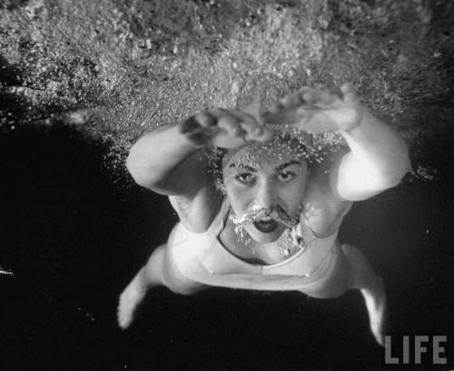 Swimmer Jeanne Wilson (Wallace Kirkland. 1946)