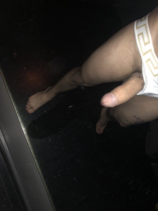 theeexposure:  I’d love to deepthroat his sexy ass 👅🍆💦