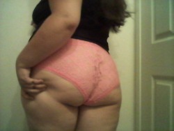Thick-Curvy-Love:  He Walked In On Me Taking Pics &Amp;Amp; Just Had To Give My Kitty