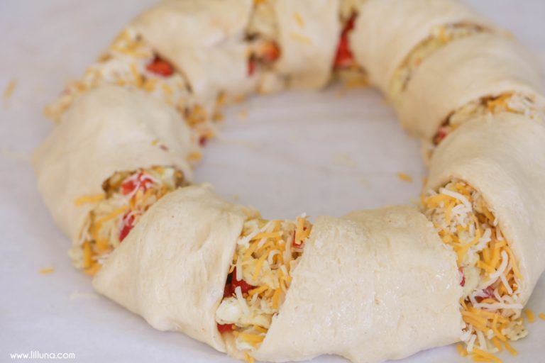 foodffs:  Breakfast Ring Really nice recipes. Every hour. Show me what you cooked!
