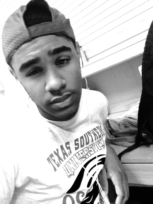 dominicanblackboy:  Isn’t he cute!😍