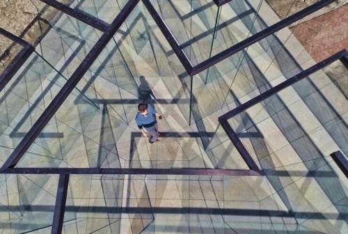 gasoline-station: Glass Labyrinth by Robert Morris On May 22 at Nelson-Atkins Museum of Art&rs