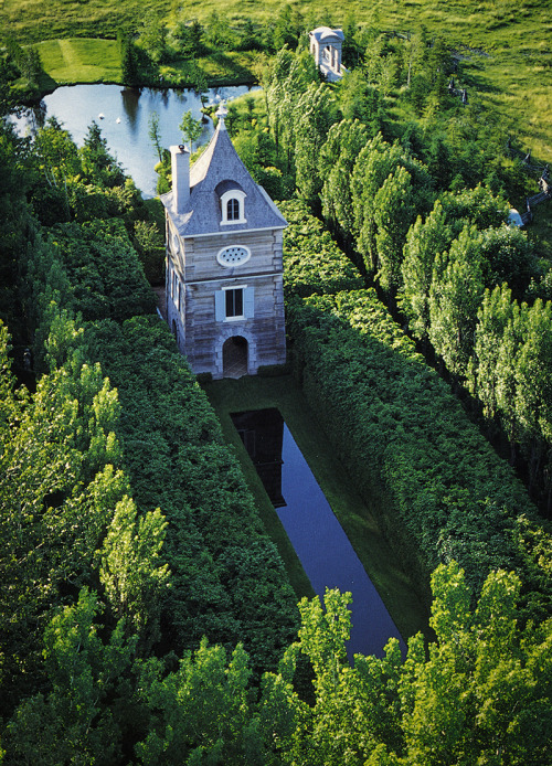 speciesbarocus:  Pagliaro Bartels Sajda Architects - Quebec estate. [x] 