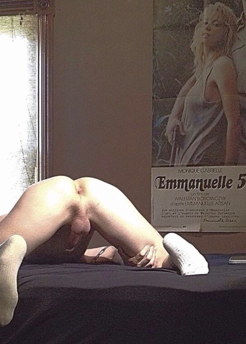 urzipper:  The Spank Bank is Open:http://urzipper.tumblr.com/archiveDick Art:http://ifmypeniswas.tumblr.com/archive 