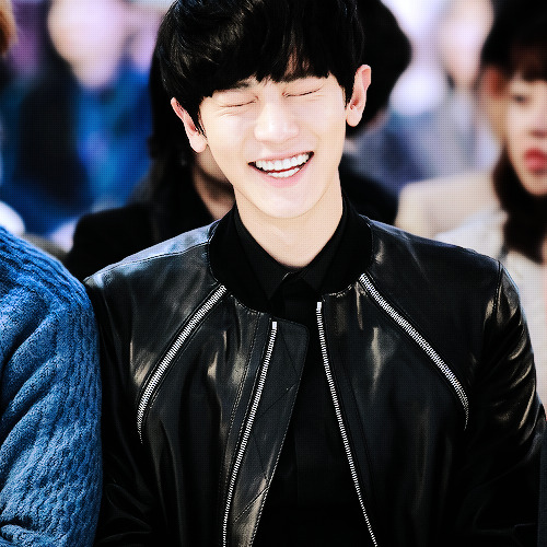 Sex essentyeol:  141022 - Seoul Fashion Week pictures