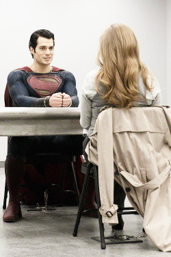 amancanfly:  Henry Cavill and Miss Amy Adams behind the scene of Zack Snyder&rsquo;s Man of Steel. 