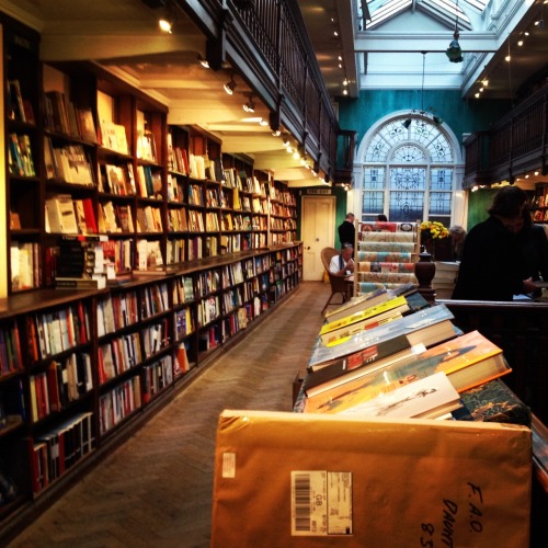 littledallilasbookshelf:Yes I’m feeling sad because I don’t live in LONDON.DAUNT BOOKS.:))