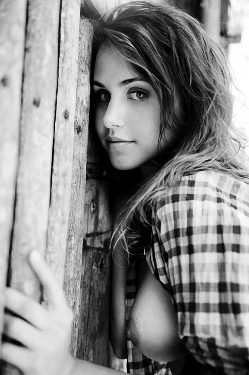 ick4u:  Only the most beautiful. Dreams in Black and White  