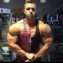 firtar:  Nice delts - Regan Grimes