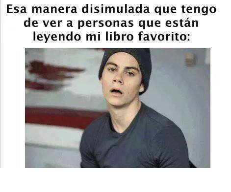 somospandaspordentroyporfuera:  -Una chica invisible. 