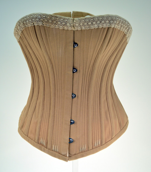 symingtoncorsets:The Finished Piece As part of Click; Connect; Curate; Create we commissioned Hist