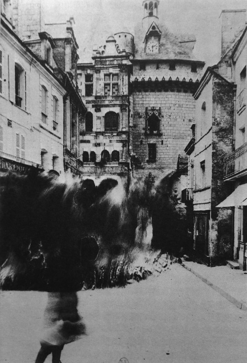 les-sources-du-nil:Vue d’une rue de Loches. View of a street in LochesAuthor Unknown, undated(Biblio